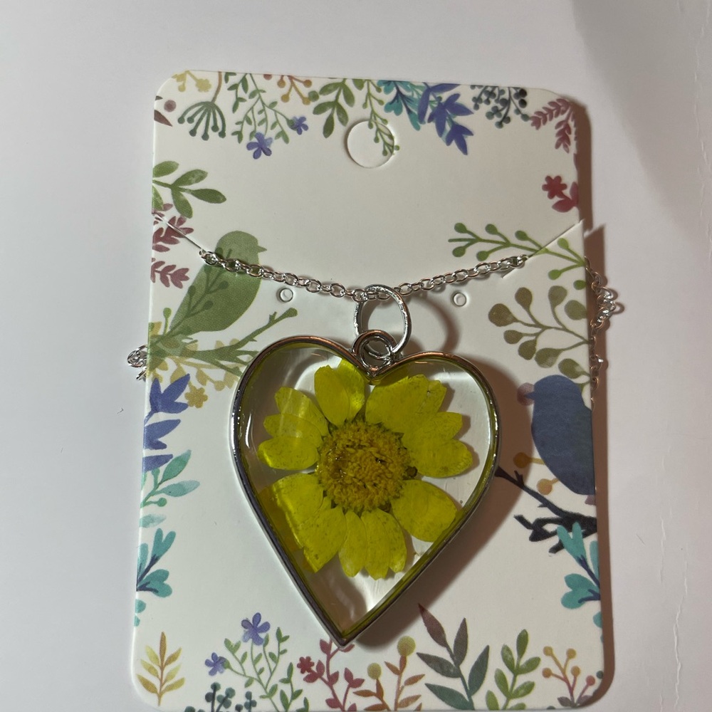 Heart Pendant Necklace with Yellow Flower